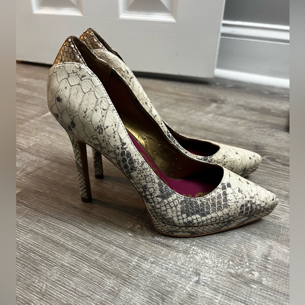 SAM EDELMAN SNAKE PRINT HEELS WORN ONCE
